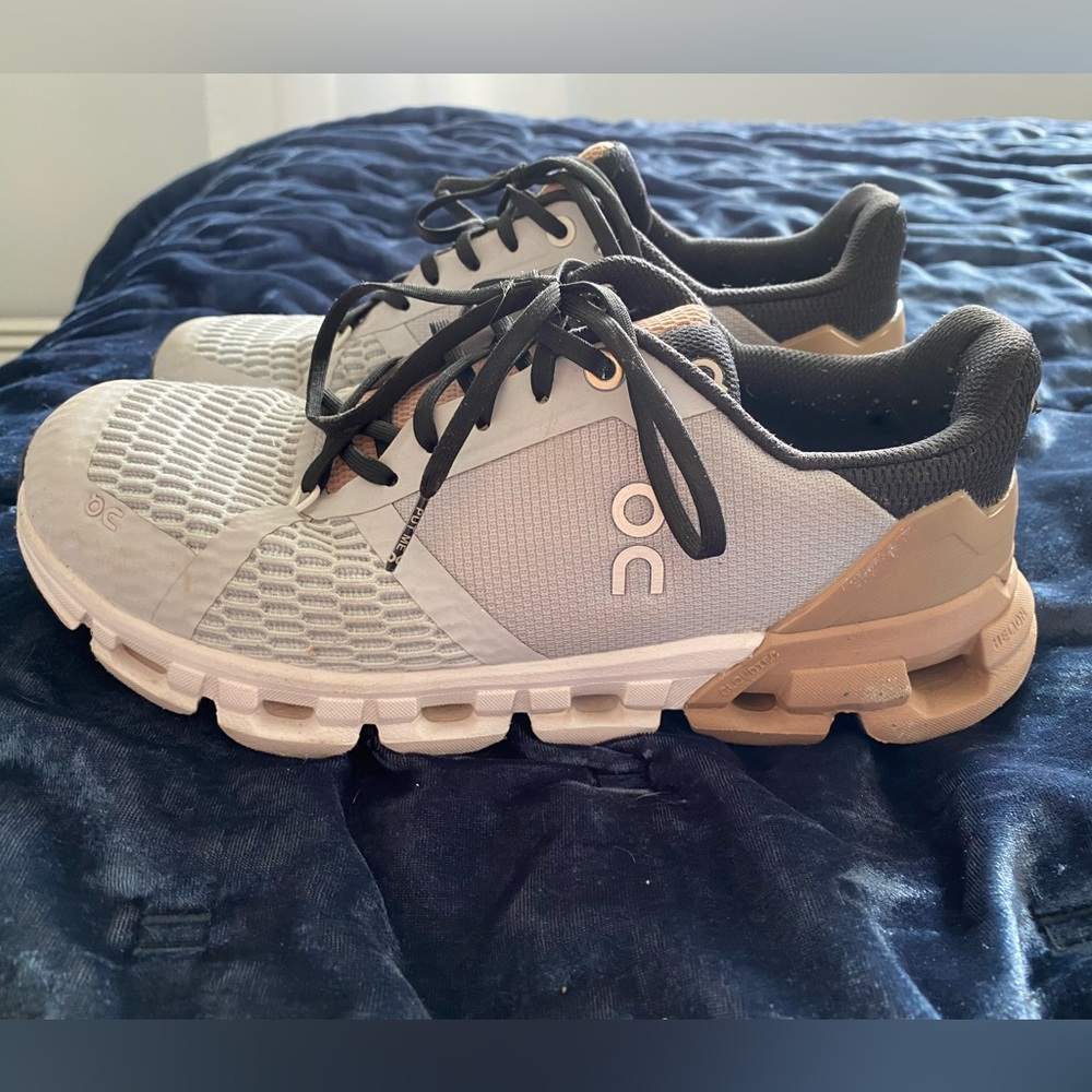 On Running Cloud Running Shoes Size 7